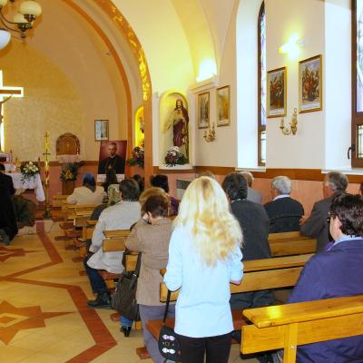 8 mai: Bacău - Izvoare: Începutul novenei în cinstea fericitului Anton Durcovici