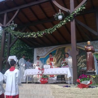 10 mai: Valea Mică: Hramul comunităţii