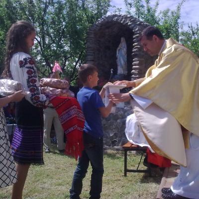 10 mai: Valea Mică: Hramul comunităţii