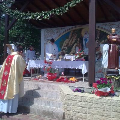 10 mai: Valea Mică: Hramul comunităţii