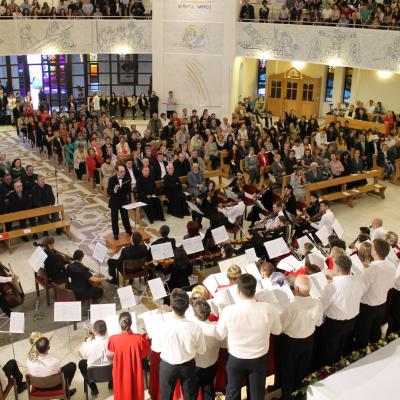10 mai: Iaşi (catedrală): Concert vocal-simfonic de muzică sacră cu "Requiem" (Kv 626) de Mozart. Foto: Ionuţ-Gabriel Giurgică