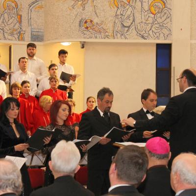 10 mai: Iaşi (catedrală): Concert vocal-simfonic de muzică sacră cu "Requiem" (Kv 626) de Mozart. Foto: Ionuţ-Gabriel Giurgică