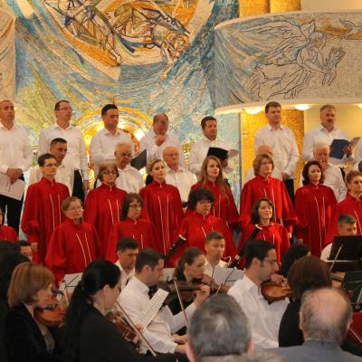 10 mai: Iaşi (catedrală): Concert vocal-simfonic de muzică sacră cu "Requiem" (Kv 626) de Mozart. Foto: Ionuţ-Gabriel Giurgică