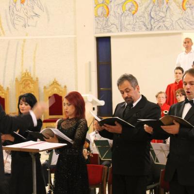 10 mai: Iaşi (catedrală): Concert vocal-simfonic de muzică sacră cu "Requiem" (Kv 626) de Mozart. Foto: Ionuţ-Gabriel Giurgică