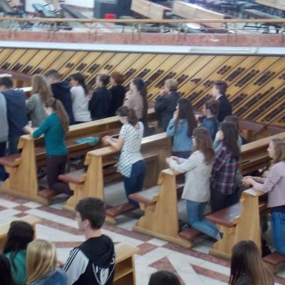 13 mai: Bacău (centru): Liceenii în rugăciune Prin Maria la Isus 13 mai: Iugani: Ziua Bolnavului