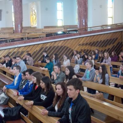 13 mai: Bacău (centru): Liceenii în rugăciune Prin Maria la Isus 13 mai: Iugani: Ziua Bolnavului