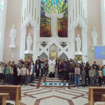 13 mai: Bacău (centru): Liceenii în rugăciune Prin Maria la Isus 13 mai: Iugani: Ziua Bolnavului