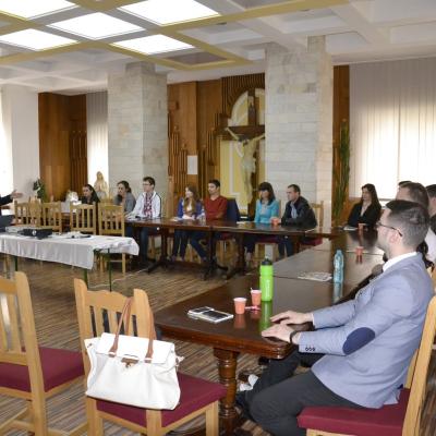 16 mai: Bacău: Cursurile diecezane pentru logodnici