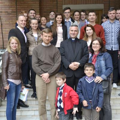 16 mai: Bacău: Cursurile diecezane pentru logodnici