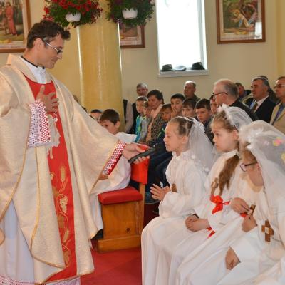 17 mai: Ciugheş: Prima Spovadă şi prima sfântă Împărtăşanie