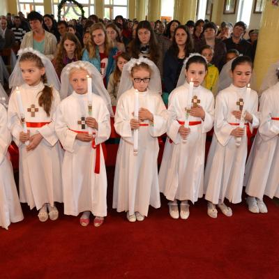 17 mai: Ciugheş: Prima Spovadă şi prima sfântă Împărtăşanie