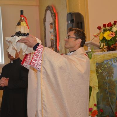 17 mai: Ciugheş: Prima Spovadă şi prima sfântă Împărtăşanie