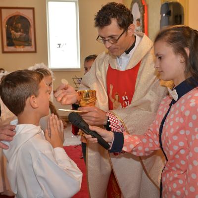 17 mai: Ciugheş: Prima Spovadă şi prima sfântă Împărtăşanie
