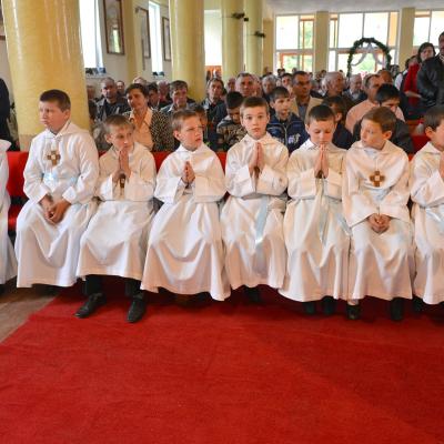 17 mai: Ciugheş: Prima Spovadă şi prima sfântă Împărtăşanie