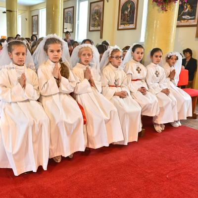 17 mai: Ciugheş: Prima Spovadă şi prima sfântă Împărtăşanie