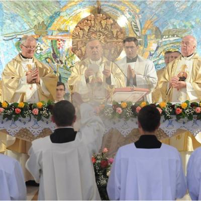17 mai: Iaşi (catedrală): Liturghie la 1 an de la beatificarea ep. Anton Durcovici