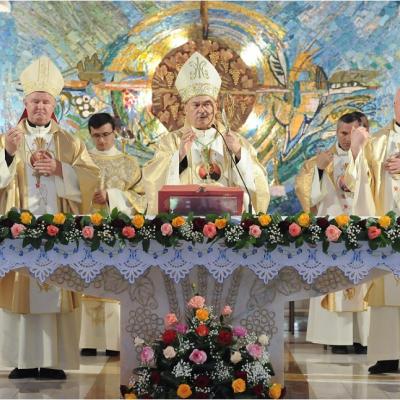 17 mai: Iaşi (catedrală): Liturghie la 1 an de la beatificarea ep. Anton Durcovici