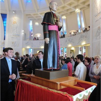 17 mai: Iaşi (catedrală): Liturghie la 1 an de la beatificarea ep. Anton Durcovici