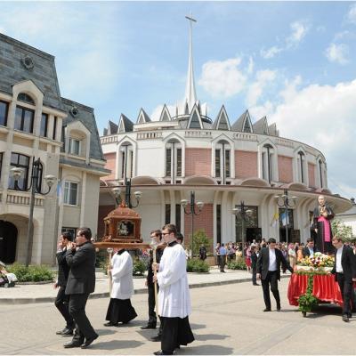 17 mai: Iaşi (catedrală): Liturghie la 1 an de la beatificarea ep. Anton Durcovici