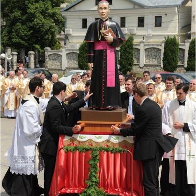17 mai: Iaşi (catedrală): Liturghie la 1 an de la beatificarea ep. Anton Durcovici