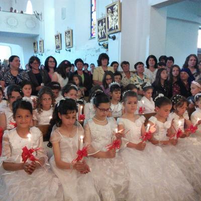 17 mai: Cleja "Sfântul Francisc": Prima sfântă Împărtăşanie