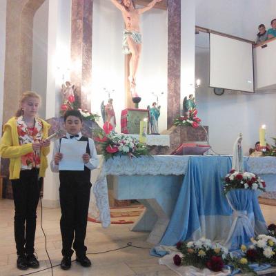 17 mai: Cleja "Sfântul Francisc": Prima sfântă Împărtăşanie