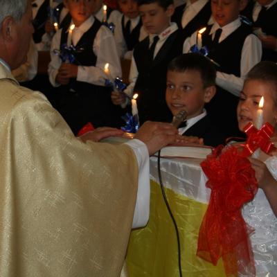 17 mai: Cleja "Sfântul Francisc": Prima sfântă Împărtăşanie