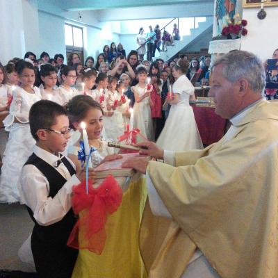 17 mai: Cleja "Sfântul Francisc": Prima sfântă Împărtăşanie