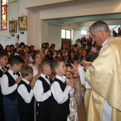17 mai: Cleja "Sfântul Francisc": Prima sfântă Împărtăşanie
