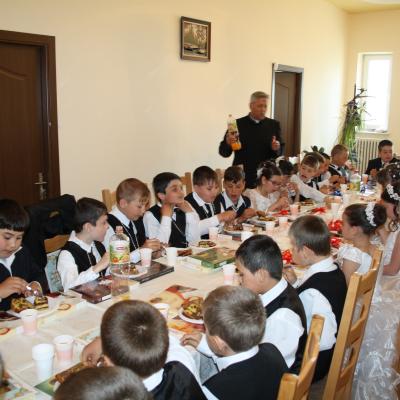 17 mai: Cleja "Sfântul Francisc": Prima sfântă Împărtăşanie
