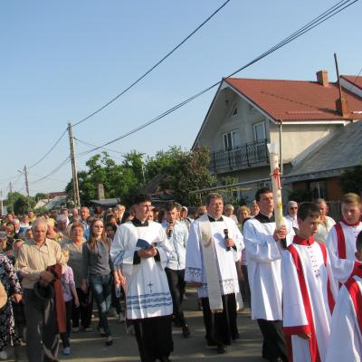 24 mai: Baraţi: Rusalii, hram şi pelerinaj