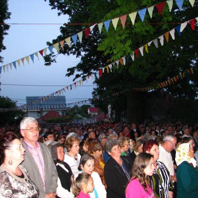 24 mai: Baraţi: Rusalii, hram şi pelerinaj