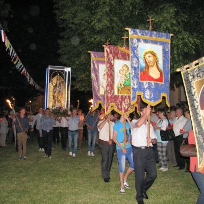 24 mai: Baraţi: Rusalii, hram şi pelerinaj