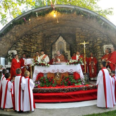 24 mai: Baraţi: Rusalii, hram şi pelerinaj