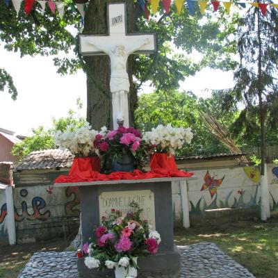 24 mai: Baraţi: Rusalii, hram şi pelerinaj