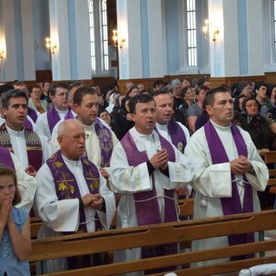 27 mai: Tămăşeni: Funeraliile părintelui Damian Vătămănelu