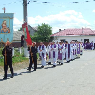 27 mai: Tămăşeni: Funeraliile părintelui Damian Vătămănelu