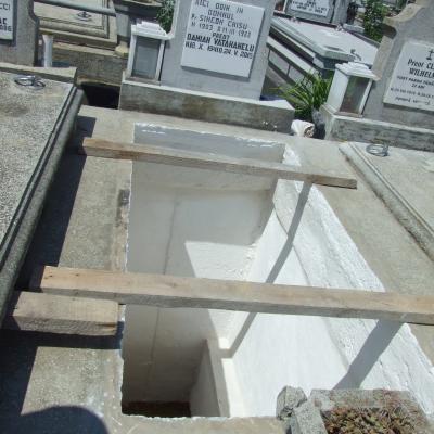27 mai: Tămăşeni: Funeraliile părintelui Damian Vătămănelu