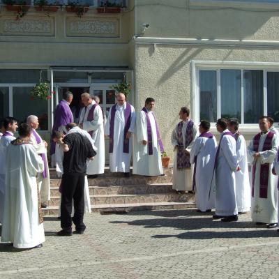27 mai: Tămăşeni: Funeraliile părintelui Damian Vătămănelu