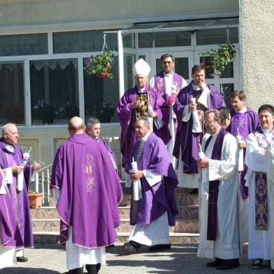 27 mai: Tămăşeni: Funeraliile părintelui Damian Vătămănelu