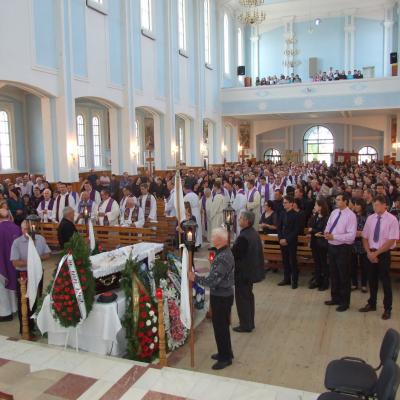 27 mai: Tămăşeni: Funeraliile părintelui Damian Vătămănelu