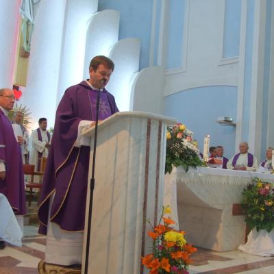 27 mai: Tămăşeni: Funeraliile părintelui Damian Vătămănelu