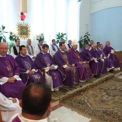 27 mai: Tămăşeni: Funeraliile părintelui Damian Vătămănelu