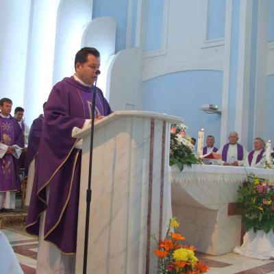 27 mai: Tămăşeni: Funeraliile părintelui Damian Vătămănelu