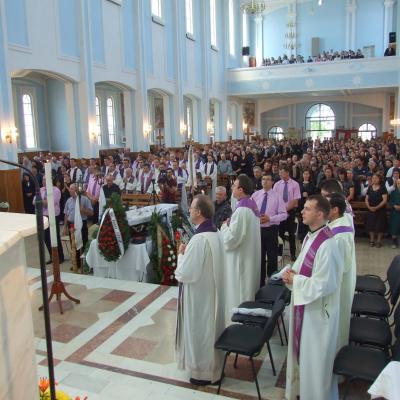 27 mai: Tămăşeni: Funeraliile părintelui Damian Vătămănelu
