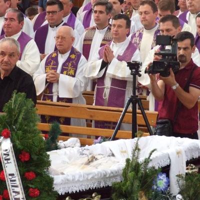27 mai: Tămăşeni: Funeraliile părintelui Damian Vătămănelu