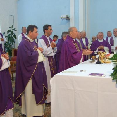 27 mai: Tămăşeni: Funeraliile părintelui Damian Vătămănelu