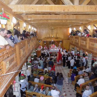 30 mai: Cuchiniş: Administrarea Mirului pentru candidaţii din Parohia Brusturoasa