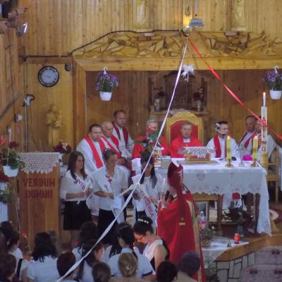 30 mai: Cuchiniş: Administrarea Mirului pentru candidaţii din Parohia Brusturoasa