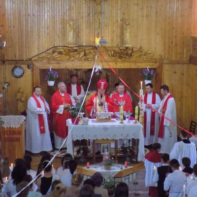 30 mai: Cuchiniş: Administrarea Mirului pentru candidaţii din Parohia Brusturoasa